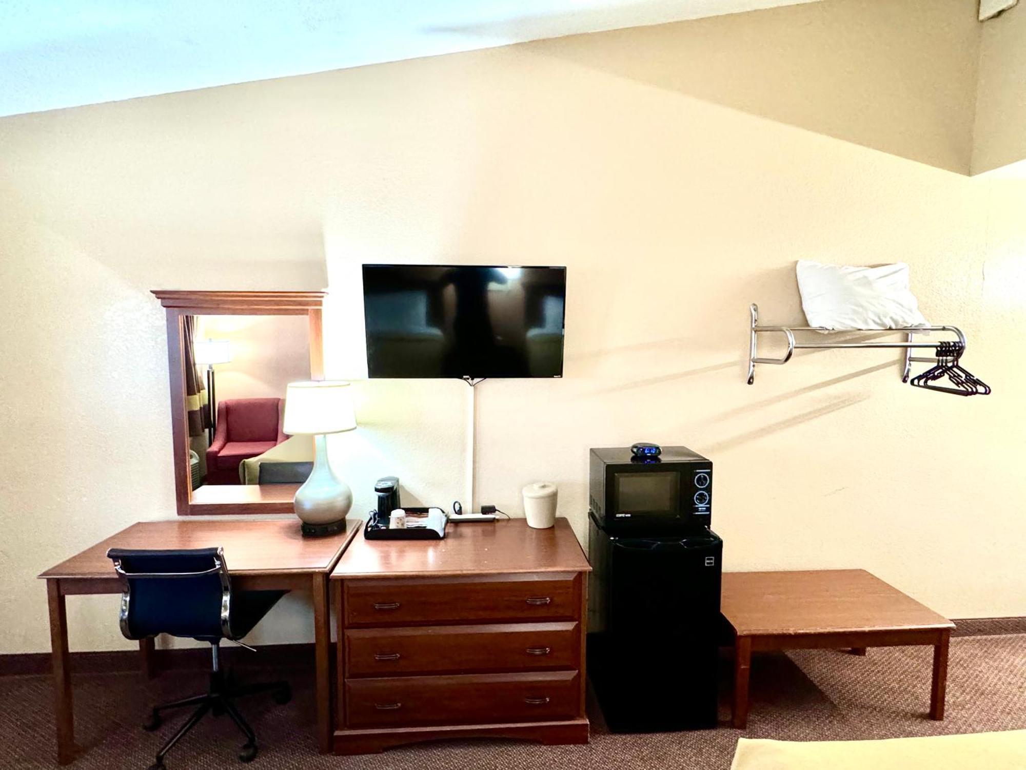 Owensville Inn ภายนอก รูปภาพ