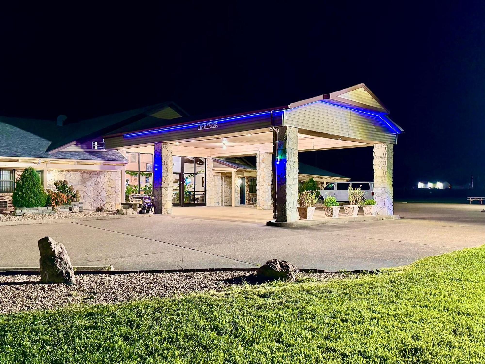 Owensville Inn ภายนอก รูปภาพ